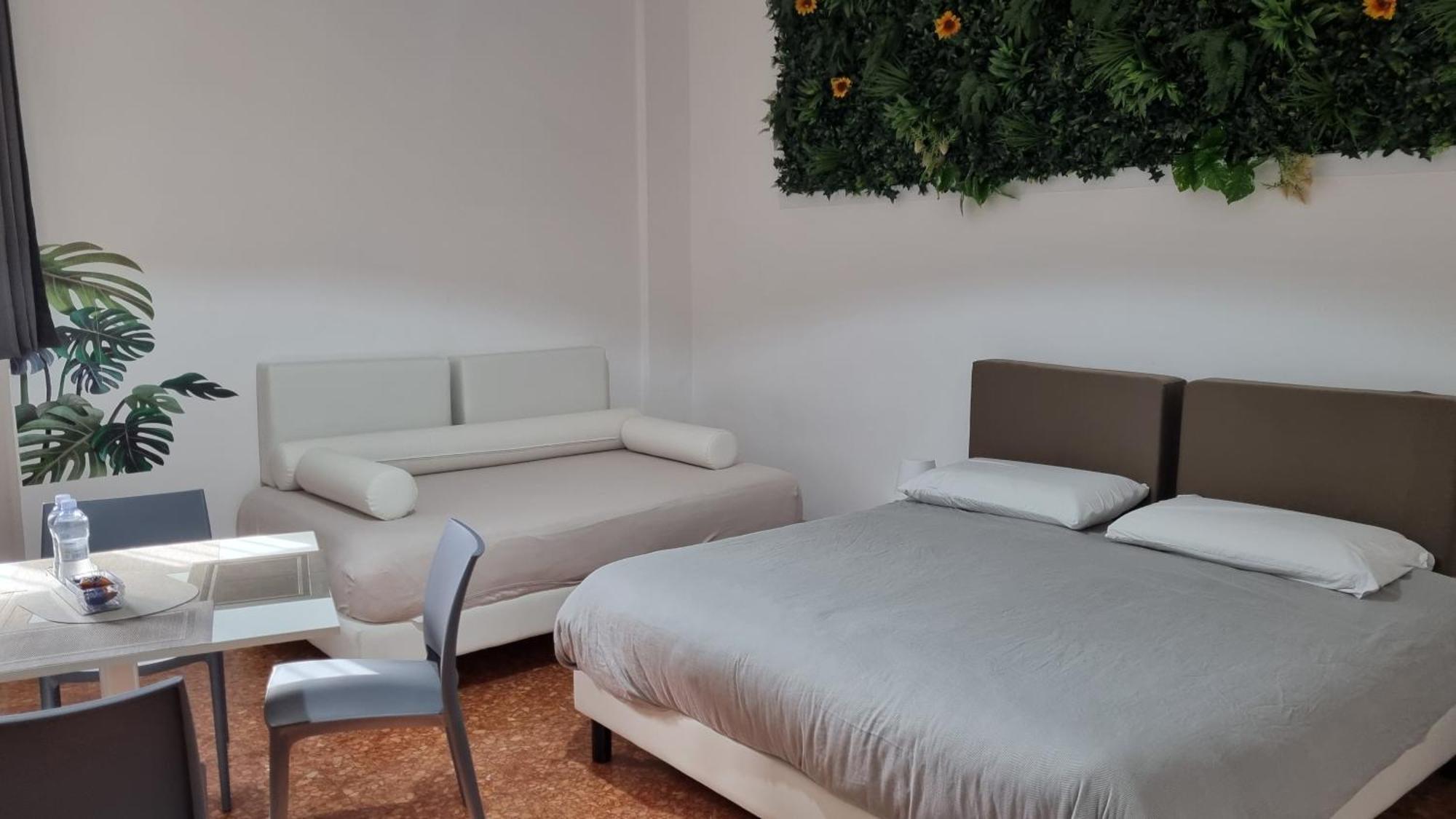 Bam Bam Tiburtina Guesthouse Rome Room photo